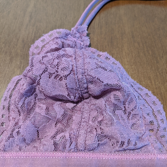 2 lace bralettes - Picture 2 of 7